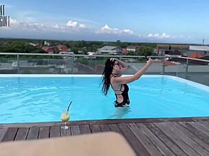 Met sexy brunette at resort, fucked her mouth all weekend 😘