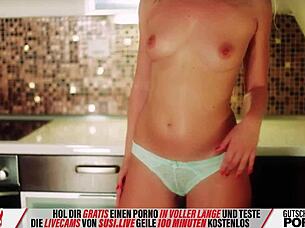 Heißer Striptease Und Geile Masturbation Von Blondem Susi Live-Camgirl Sie Zeigt Dir Alles