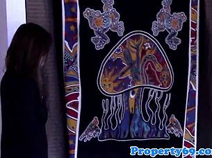 Realtor sucks buyer's cock before he fucks her pussy