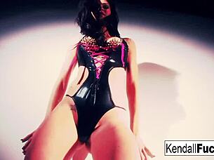kendall, show me that sexy tease