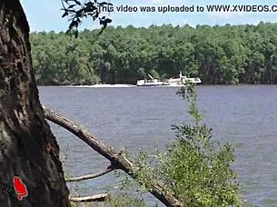 Outdoor flashing pussy and suck