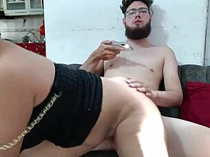 quiero ser tiktok pero mi novio dice que es mejor mostrar mi culo, sera cierto?