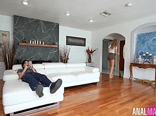 Go Through The Backdoor With Sedona Reign And Elias Cash!