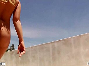 i love kagney linn karter takin a black dik in her ass