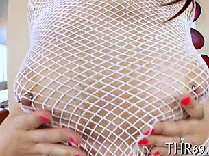 Detailed Pecker Sucking Scenes In Amateur Porn