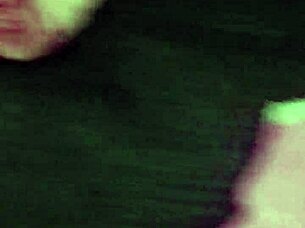 meu padrasto faz cafun� na minha bucetinha gorda