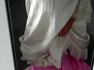 meu padrasto faz cafun� na minha bucetinha gorda