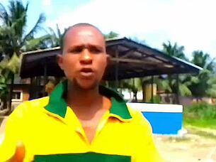 Nackana Republic enjoys the sweet wet pussy of Maskgodez outdoors.