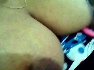 Big tits Sri Lankan girl 😍