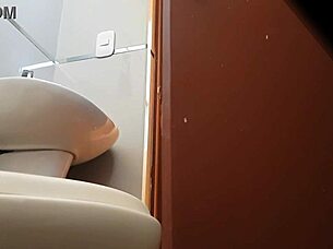 Camara espia bajo faldas amiga argentina no se da cuenta