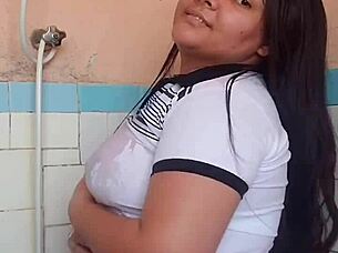 she loves seeing my wet arm in the bath