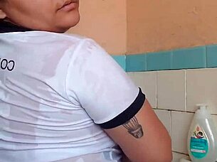 she loves seeing my wet arm in the bath