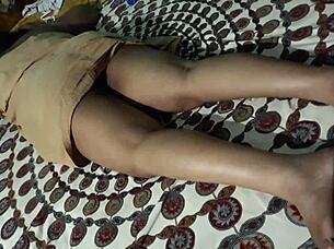 Look At Sanjana Aunty Showing Her Thigh!