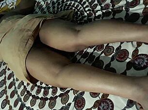 Look At Sanjana Aunty Showing Her Thigh!