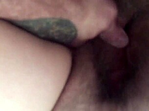 amateur girlfriend gives pov pussyjob close up