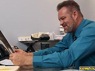 Bambi Brooks Gives Her Dad A Hot Blowjob!