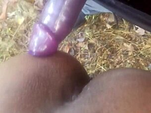 the atlanta pof thot gets anal and a cumshot outdoors.