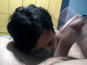 DANY RIO MENSTRUADA COM O ABSORVENTE APARECENDO