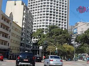 Cristina Almeida Bebendo Leitinho de Desconhecidos Especial de Halloween 2021 no Cine Ouro Cinema 6 🍆