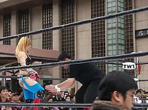 Wrestling Match Between Dou Yu and Apple Miyuki