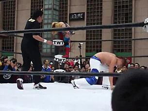 Wrestling Match Between Dou Yu and Apple Miyuki