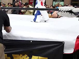 Wrestling Match Between Dou Yu and Apple Miyuki