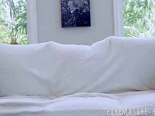 hot blonde cougar gives blowjob and gets fucked