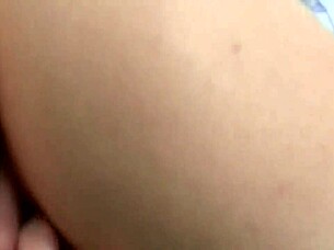 intriguing amateur uses toys for webcam masturbation at home