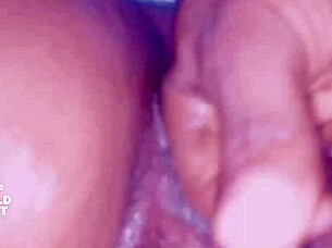 I luv watchin this squirtin pussy vid with big tit and ass, fingerin and cumshot