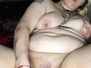 Rubia Blanquita Touches Herself Deliciously With Dildos, Squirting And Playing