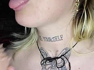 Rubia Blanquita Touches Herself Deliciously With Dildos, Squirting And Playing