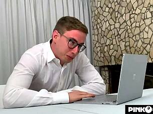 max felicitas interviews korinha for job