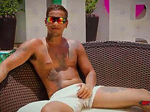 Gatinho Safado Fodendo O Tatuado