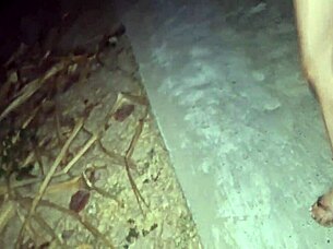 Married Fanny flashes her ass without panties on the street 😏