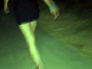 Married Fanny flashes her ass without panties on the street 😏