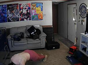 a simple workout focusing on big ass in leggings