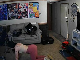 a simple workout focusing on big ass in leggings