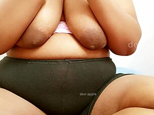 Indian girl showing boobs with indian tits boobs