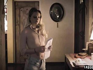 I caught my stepmom getting pussy penetration