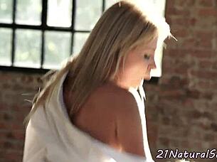 Does this bigbooty babe ride fat cock like a pro?