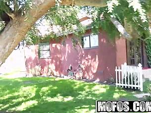 jessa rhodes pussy gets a packge