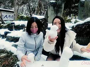 White Cat Mya Creates Amazing Snow Sculpture Art!