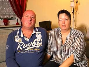 milfs swap pussies in orgasm challenge game