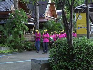 Croc sexy bikini girl! Look at her in that hot bikini!