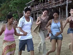 Croc sexy bikini girl! Look at her in that hot bikini!