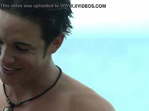 Croc sexy bikini girl! Look at her in that hot bikini!