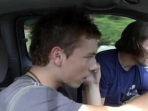 Croc sexy bikini girl! Look at her in that hot bikini!