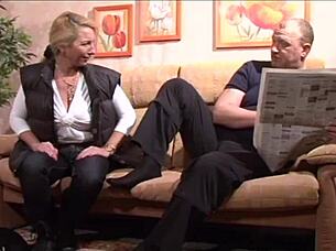 Relax, Amateurs! It's Time To Relax At Home With Friends And Enjoy The Moment!