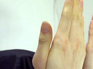 I love girls' hand fetish, it's so exciting.