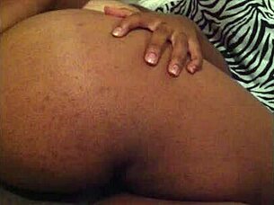 Watch Velvet Lust Squirt Huge With Toys?